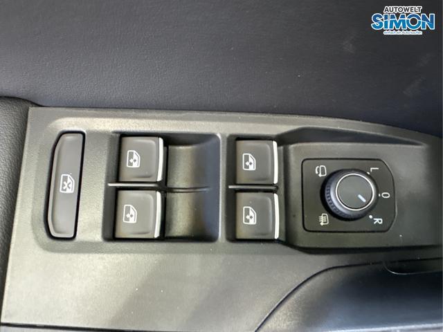 Seat / Leon / Schwarz /  /  / 1.5 TSI MATRIX NAVI SHZ RFK KESSY