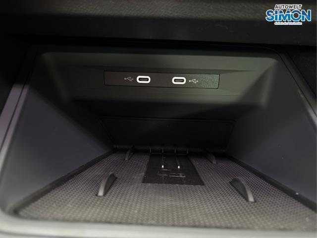 Seat / Leon / Schwarz /  /  / 1.5 TSI MATRIX NAVI SHZ RFK KESSY