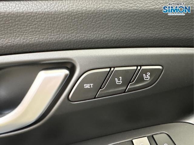 Hyundai / i30 / Blau /  /  / DCT ACC NAVI RFK WP 