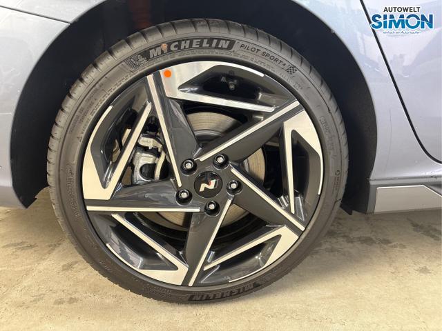Hyundai / i30 / Blau /  /  / DCT ACC NAVI RFK WP 