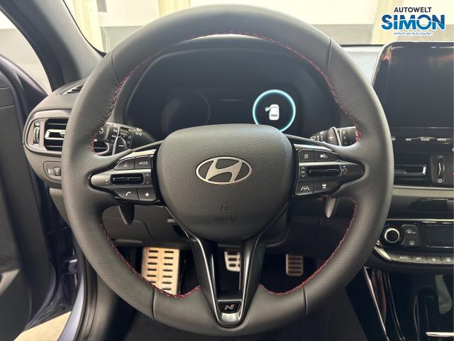 Hyundai / i30 / Blau /  /  / DCT ACC NAVI RFK WP 