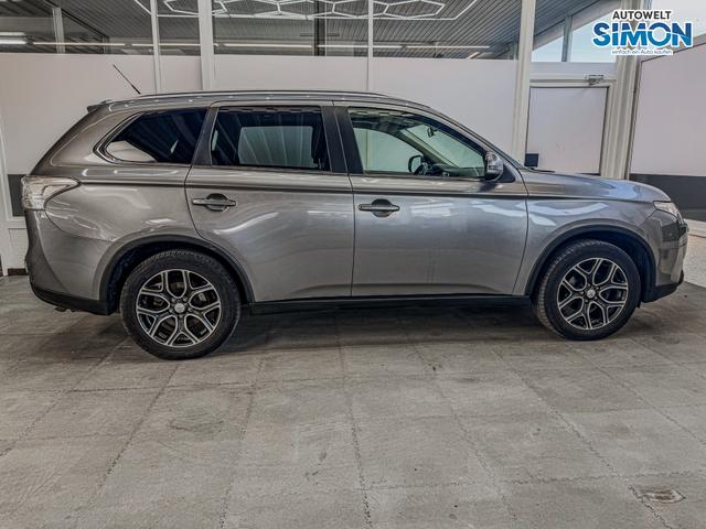 Mitsubishi Outlander INSTYLE 7 Sitzer 4WD NAVI LEDER SHZ 
