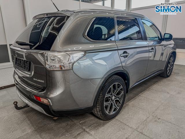 Mitsubishi Outlander INSTYLE 7 Sitzer 4WD NAVI LEDER SHZ 