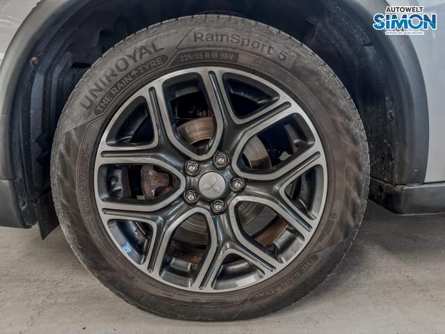 Mitsubishi Outlander INSTYLE 7 Sitzer 4WD NAVI LEDER SHZ 