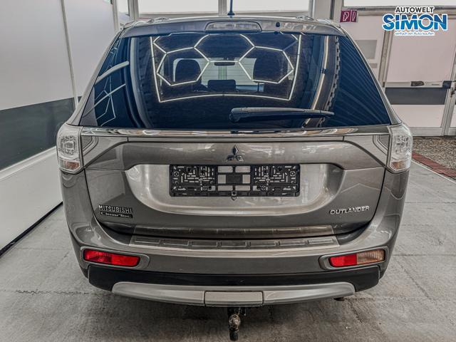 Mitsubishi Outlander INSTYLE 7 Sitzer 4WD NAVI LEDER SHZ 