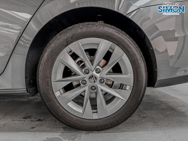 Skoda Octavia Combi SELECTION 1.5 MHEV AHK DSG NAVI ACC SHZ RFK 