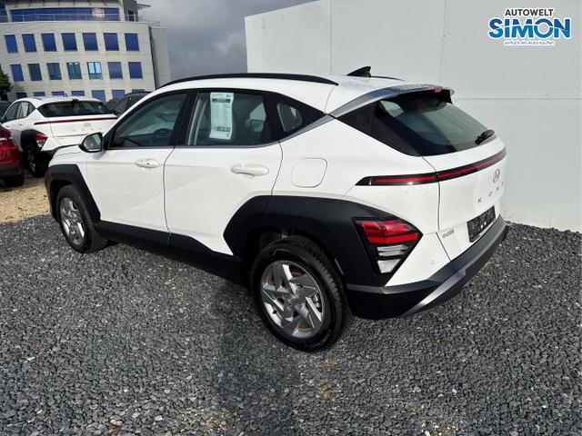 Hyundai / KONA / Weiß /  /  / DCT 198PS NAVI SHZ ACC PDC v+h 