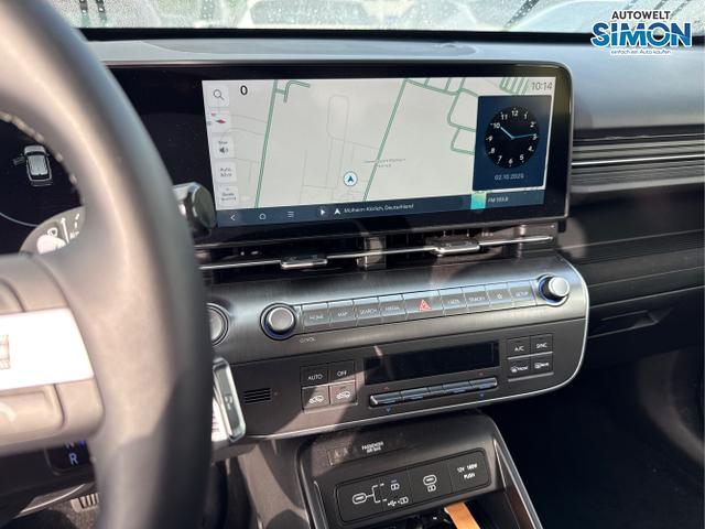 Hyundai / KONA / Weiß /  /  / DCT 198PS NAVI SHZ ACC PDC v+h 