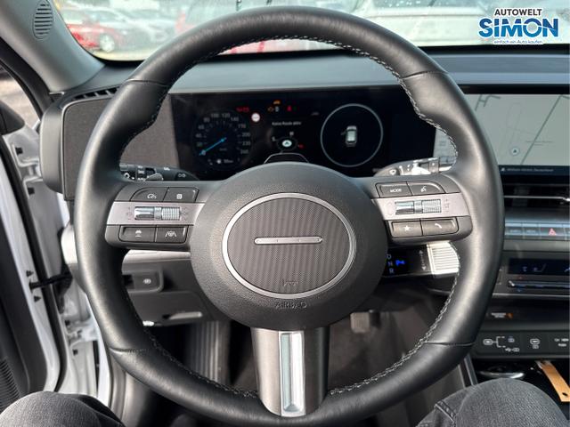 Hyundai / KONA / Weiß /  /  / DCT 198PS NAVI SHZ ACC PDC v+h 