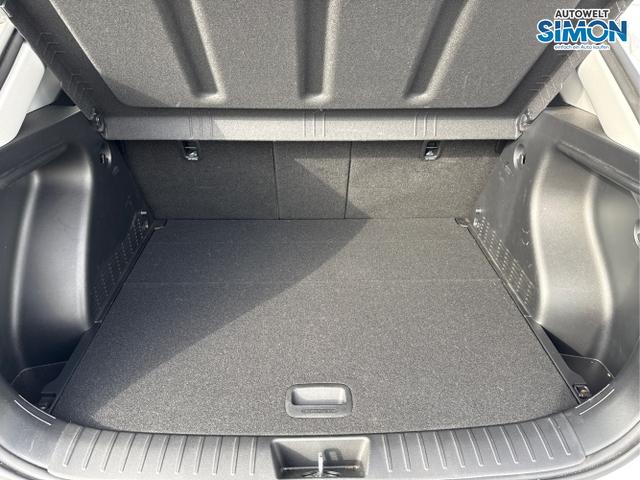 Hyundai / KONA / Weiß /  /  / DCT 198PS NAVI SHZ ACC PDC v+h 