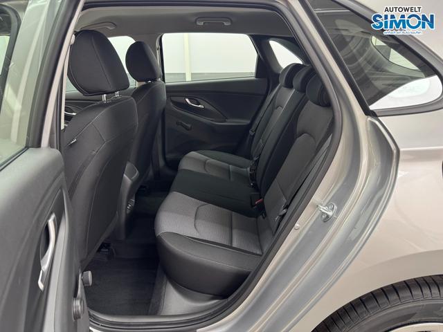 Hyundai i30 STYLE NAVI LED RFK PDC 