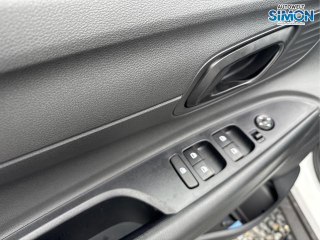 Hyundai / BAYON / Weiß /  /  / NAVI RFK PDC TEMPOMAT 