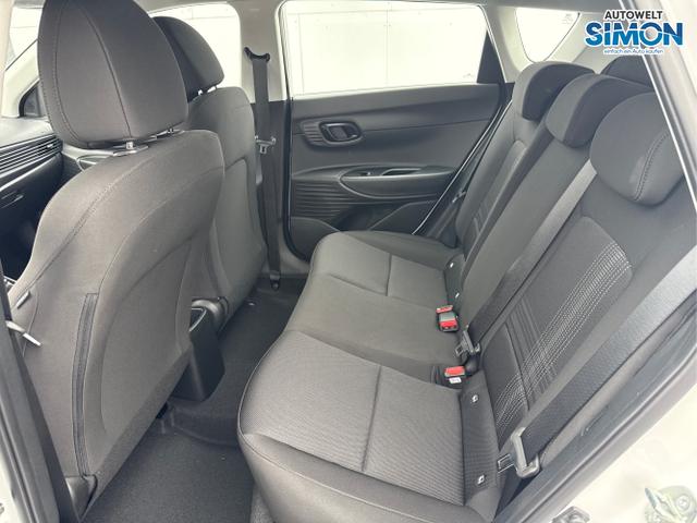 Hyundai / BAYON / Weiß /  /  / NAVI RFK PDC TEMPOMAT 