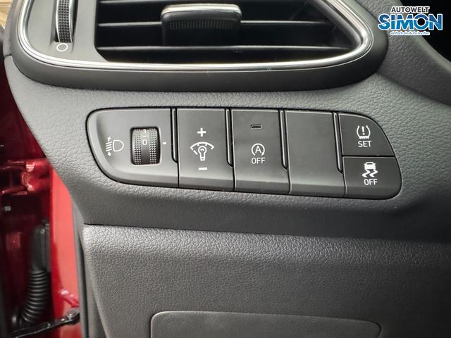 Hyundai i30 STYLE NAVI LED RFK PDC 