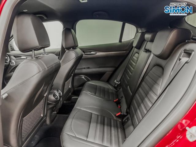 Alfa Romeo Stelvio QUADRIFOGLIO VERDE AKRAPOVIC Technologie-Paket 