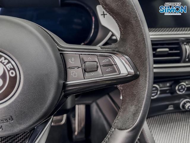 Alfa Romeo Stelvio QUADRIFOGLIO VERDE AKRAPOVIC Technologie-Paket 