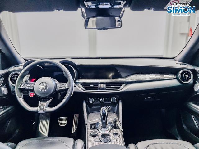 Alfa Romeo Stelvio QUADRIFOGLIO VERDE AKRAPOVIC Technologie-Paket 