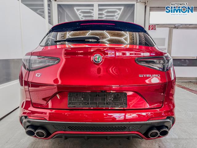Alfa Romeo Stelvio QUADRIFOGLIO VERDE AKRAPOVIC Technologie-Paket 