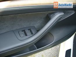 Tesla Model 3 Long Range AWD Allrad Dualmotor (366 KW/498 PS) W&auml;rmepumpe, Standheizung und K&uuml;hlung, Navi, 360&deg; Kamera, PDC vone u. hinten, 18 Zoll Alur&auml;der 