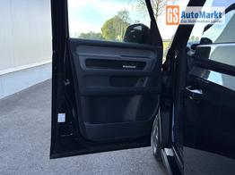 Volkswagen ID. BUZZ 210 kW LR Pro Bus Pro, 7-Sitze, AHK schwenkbar, ACC, Kamera, el. Heckklappe, LED Matrix, Sitz und Lenkradheizung, W&auml;rmepumpe 