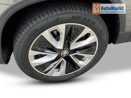 Skoda Karoq Classic KAMERA+eHK+KESSY+SHZ+SMARTLINK+LED+16" ALU 