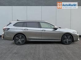 Volkswagen Passat Variant R-Line 4WD+PANO+AHK+HARMAN+NAVI+HUD+Matrix+ACC 