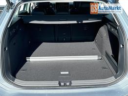 Volkswagen Passat Variant Elegance DSG+AHK+NAVI+MATRIX+MASSAGE+ACC+KAMERA 