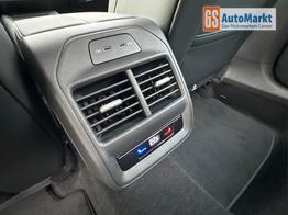 Volkswagen Passat Variant Business DSG+AHK+MASSAGE+NAVI+ACC+KAMERA+LED+17" ALU 
