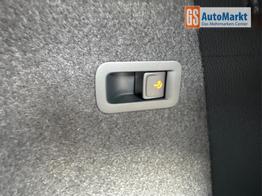 Skoda Karoq Selection AHK+KAMERA+EL. HECKKL.+SHZ+ACC+KESSY+18''ALU 