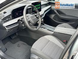 Skoda Superb Combi Selection AHK+NAVI+EL.HECKKL.+SHZ+KAMERA+LED 