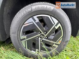 Hyundai TUCSON Style NAVI+KAMERA+SHZ+LED+TEMPOMAT+17" ALU+PDC 
