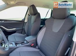 Skoda Octavia Combi Selection ACC+AHK+eHK+KAM+PDC+LED+17" ALU+SHZ 