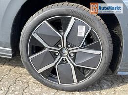 Volkswagen Golf R-Line Limited LED-PLUS+ACC+SHZ+KEYLESS+KAMERA+18" ALU 