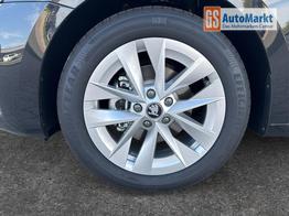 Skoda Octavia Combi Selection ACC+AHK+eHK+KAM+PDC+LED+17" ALU+SHZ 