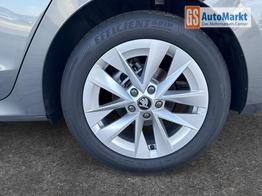 Skoda Octavia Combi Selection ACC+AHK+eHK+KAM+PDC+LED+17" ALU+SHZ 