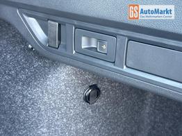 Skoda Octavia Combi Selection ACC+AHK+eHK+KAM+PDC+LED+17" ALU+SHZ 
