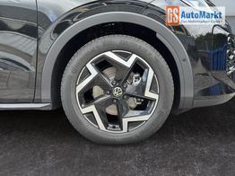 Volkswagen T-Roc 1,5 eTSI DSG R-Line LED Plus Anh&auml;ngerkupplung Navi Digital Pro Sitzheizung beheiztes Lenkrad 18 Zoll Alu el.Heckklapp 