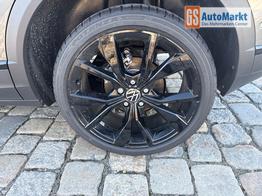 Volkswagen T-Roc Black Style 1,5 TSI 150 PS DSG AHK-IQ Light-Navi-ACC-Kamera-19 "Alu-IQ Drive-Sofort 