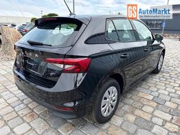 Skoda Fabia Selection 1.0 TSI 95 PS 4-Jahre-Garantie-AppleCarPlay-AndroidAuto-LED-PDC-Sitzheizung-DAB-Klima 