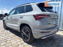 Skoda Karoq Sportline 1,5 TSI 150 PS DSG -5 Jahre Garantie-Navi-4x Sitzheizung-Canton Sound-Anh&auml;ngerkupplung-LED-Matrix-AppleCarPlay-Android-Auto-ACC-Kessy-2-Zonen-Klimaautomatik-18''Alu-Sofort 