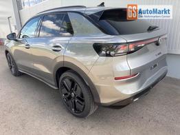 Volkswagen T-Roc 1.5 eTSI 110 kW R-Line Pano Black GV5 19 Zoll 