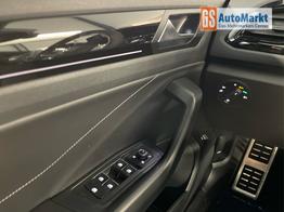 Volkswagen T-Roc R-Line 190PS DSG 4Motion Pano+AHK 