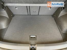 Volkswagen T-Roc R-Line 190PS DSG 4Motion Pano+AHK 