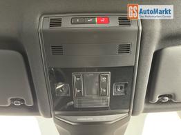 Volkswagen T-Roc R-Line 2.0 TSI 140kW / 190PS DSG 4M AHK+Black+Matrix+ACC+Navi 