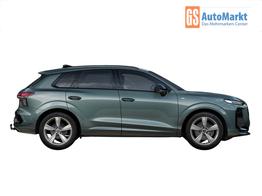 Audi Q3 NEU TFSI quattro S line Tech+AHK+Alu19+LEDplus+KlimaPlus+ExtSchwarz 