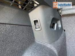 Volkswagen Golf LIFE 150PS AHK+Kessy+ALU17+Kamera+SHZ+Parklenk+Alarm 