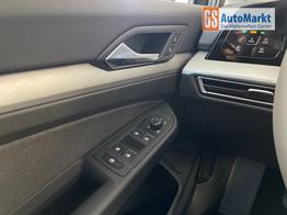 Volkswagen Golf LIFE 150PS AHK+Kessy+ALU17+Kamera+SHZ+Parklenk+Alarm 