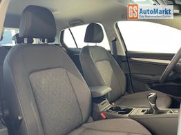 Volkswagen Golf LIFE 150PS AHK+Kessy+ALU17+Kamera+SHZ+Parklenk+Alarm 