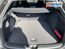 Volkswagen Golf Variant R-Line 150PS TDI DSG AHK+IQ-Light+Navi+Black Style+360&deg;+Alu18+Kessy 