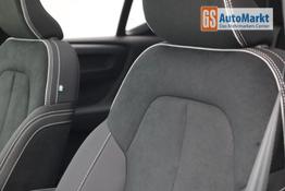 Volvo XC40 2.0 Black Edition Plus B4 Mild-Hybrid 197PS Automatik elektr. PanoDach R&uuml;ckf.Kamera PDC v+h ACC el.Heckklappe Harma/Kadon-Sound Klimaautomatik Sitzheizung Lenkradheizung Apple CarPlay Android Auto 20-LM 